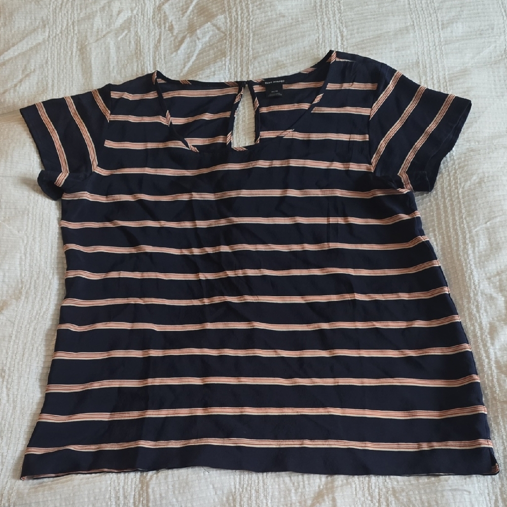 Club Monaco Silk Short Sleeve Blouse Size Medium